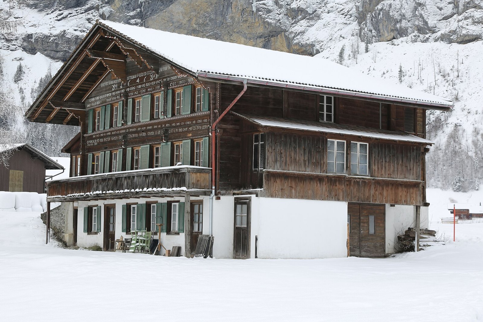 Fireside lodges, ski-in or hike-out